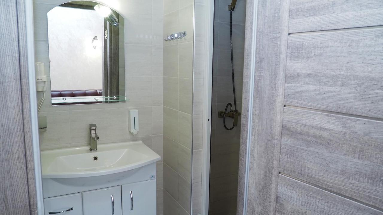 Hotel "Nizhyn" Zewnętrze zdjęcie