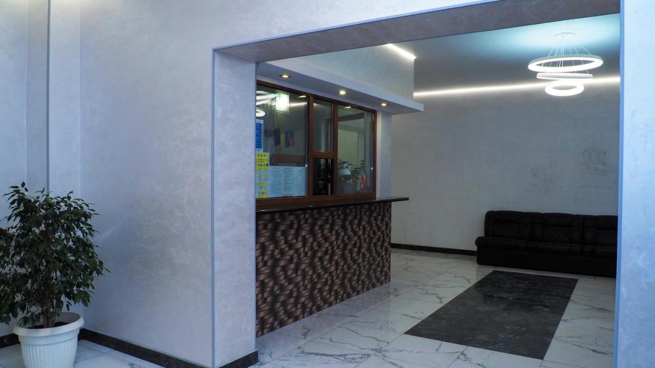 Hotel "Nizhyn" Zewnętrze zdjęcie
