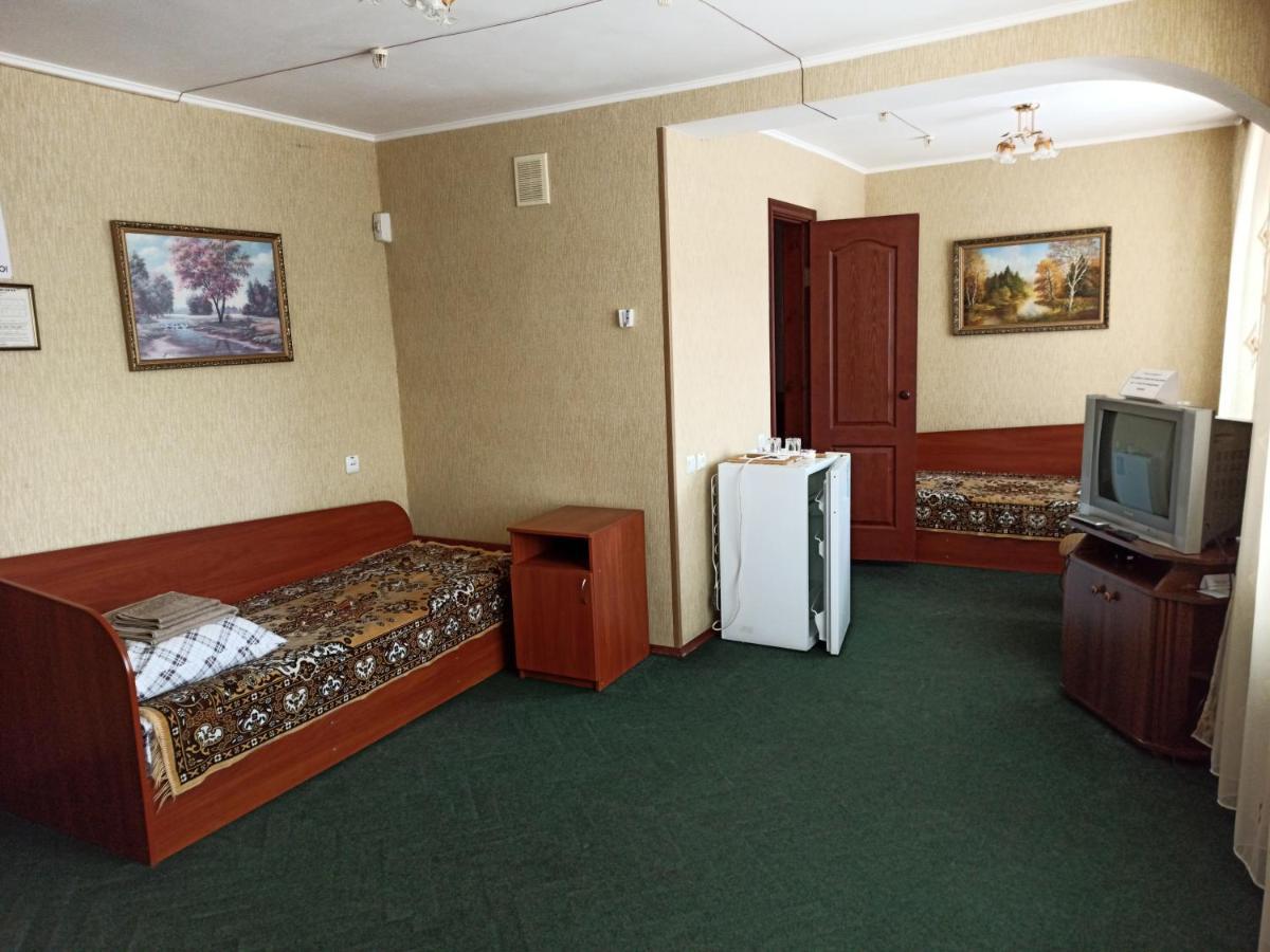 Hotel "Nizhyn" Zewnętrze zdjęcie