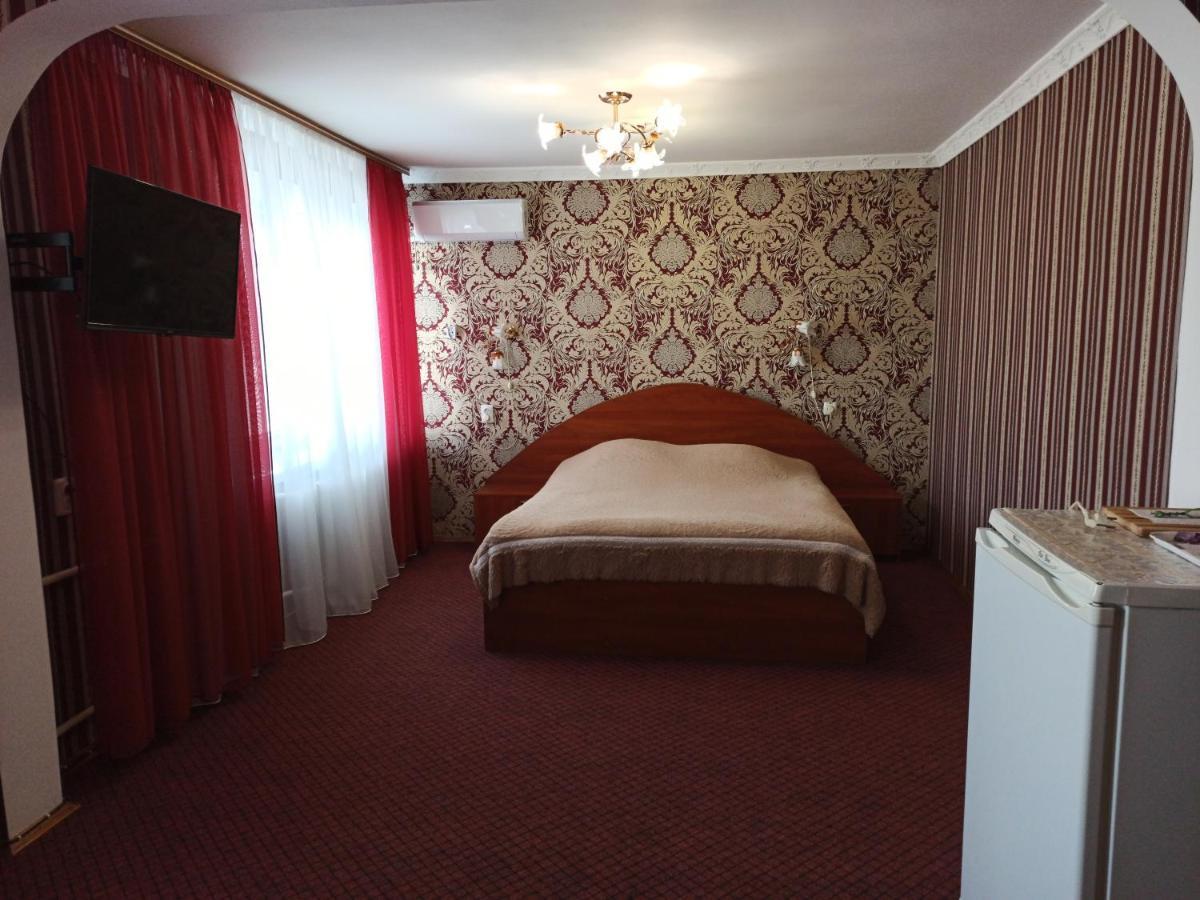 Hotel "Nizhyn" Zewnętrze zdjęcie