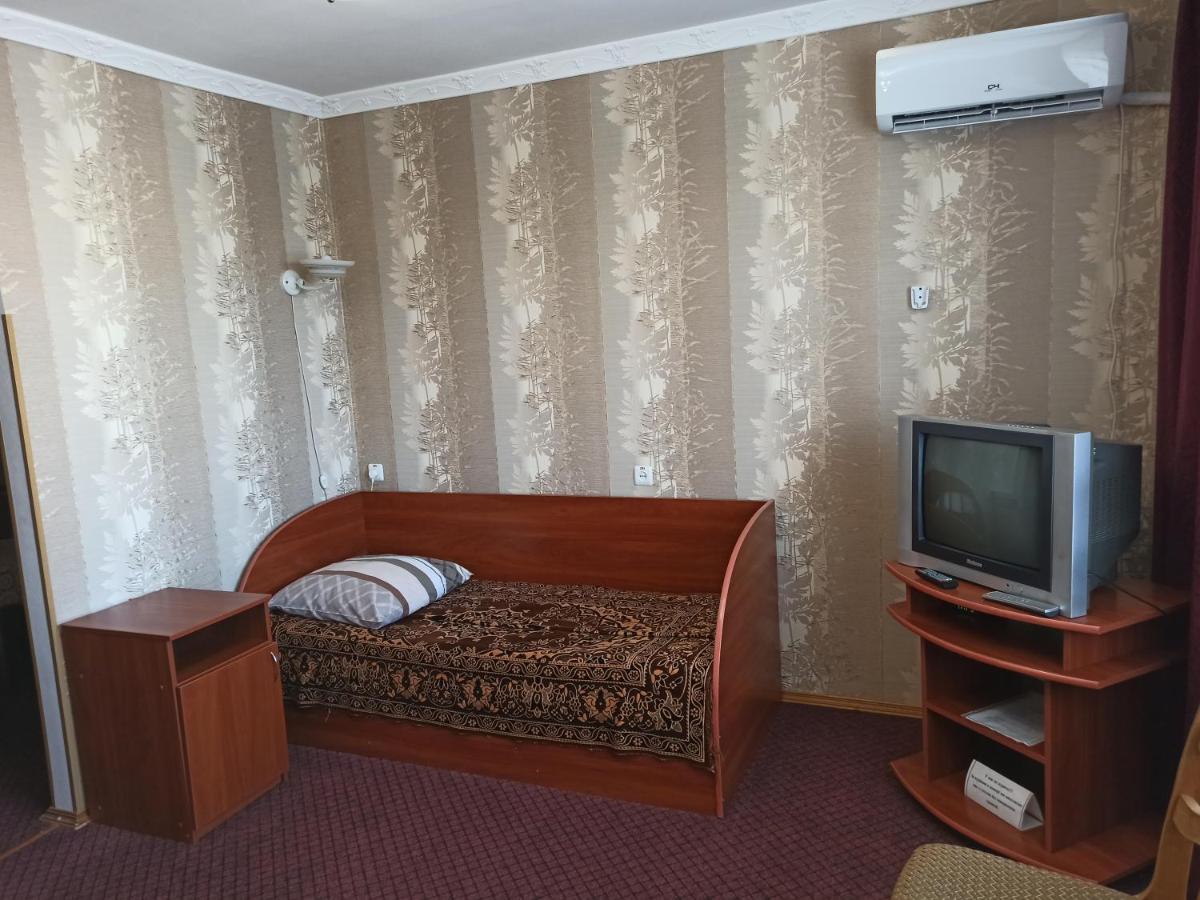 Hotel "Nizhyn" Zewnętrze zdjęcie