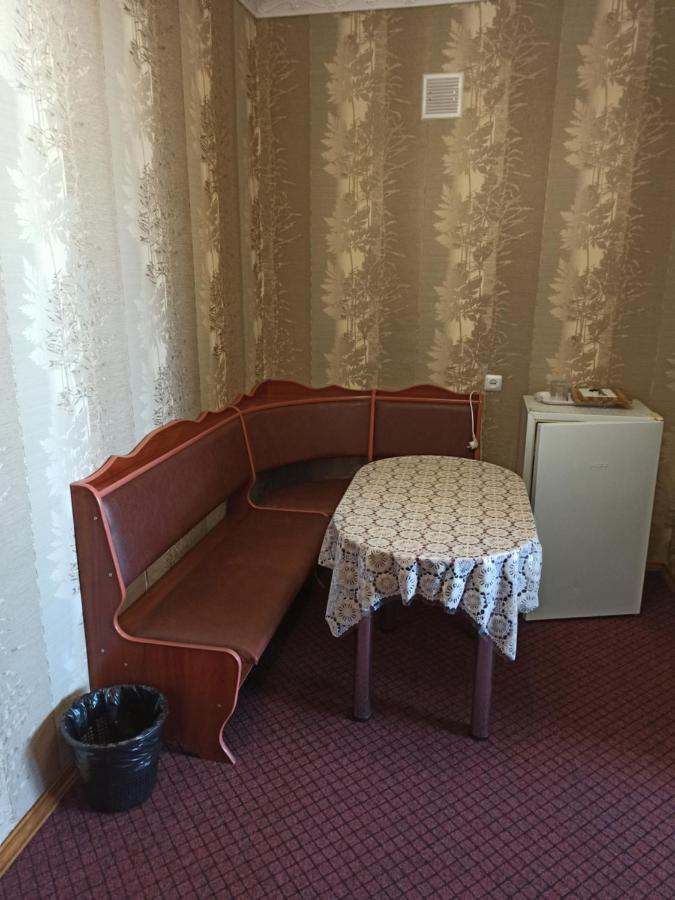 Hotel "Nizhyn" Zewnętrze zdjęcie